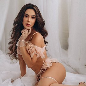 Kristin escort in London offers Girlfriend Experience (GFE) services