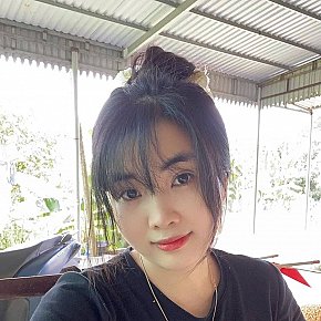 Emily escort in Abu Dhabi offers Striptease/Lapdance services