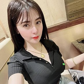 Emily escort in Abu Dhabi offers Striptease/Lapdance services