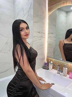 Vika Vip Escort escort in Dubai offers Cumshot on body (COB) services