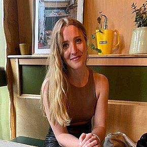 Chloe Occasional
 escort in Bangkok offers Handjob services