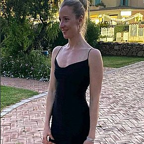 Chloe Occasional
 escort in Bangkok offers Handjob services