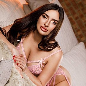 Ariana Super Booty
 escort in London offers Handjob services