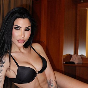 Vittoria Vip Escort escort in London offers Girlfriend Experience (GFE) services