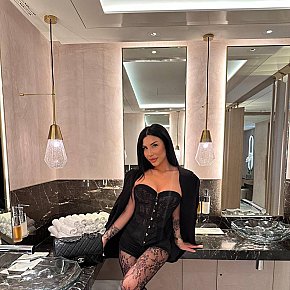Vittoria Vip Escort escort in London offers Girlfriend Experience (GFE) services
