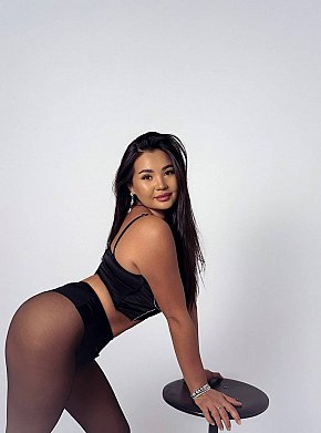 Charlotte escort in Hong Kong