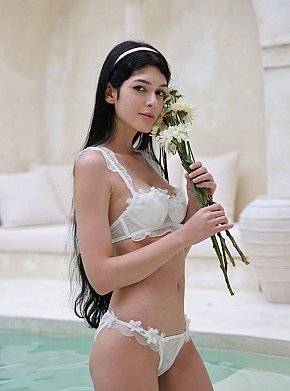 Amanda Vip Escort escort in Dubai offers Blowjob with Condom services