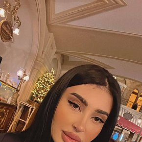 Eda Vip Escort escort in Dubai offers Intimate massage services
