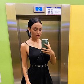 Joanna Vip Escort escort in Dubai offers Intimate massage services