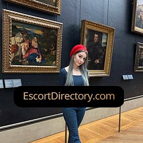 Julia Vip Escort escort in London offers Rimming (give) services