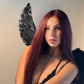 Diva escort in Dubai offers Golden Shower (give) services