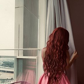 Diva escort in Dubai offers Golden Shower (give) services