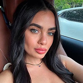 Bona Prof De Fitness escort in London offers Massage intime services