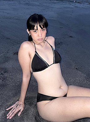 Yui escort in Manila offers Girlfriend Experience (GFE) services