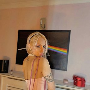 Lunnasun Model /Ex-model
 escort in London offers Girlfriend Experience (GFE) services