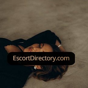 Kiras escort in  offers Beijar services