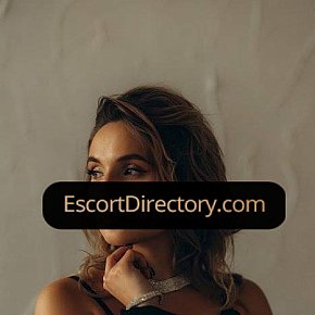 Kiras escort in  offers Beijar services