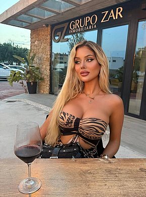 Olivia Super Gros Seins escort in Geneve offers Experience 