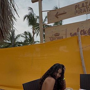 Pola Vip Escort escort in Munich offers Kissing if good chemistry services