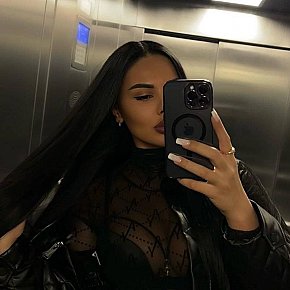 STEFFI-NICE BBW escort in Warsaw offers Handjob services