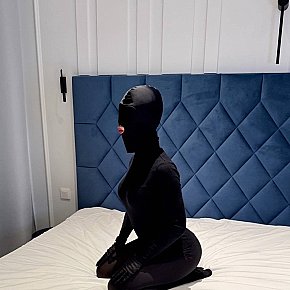 Kitty-Sub Étudiante escort in Prague offers Piétinement services