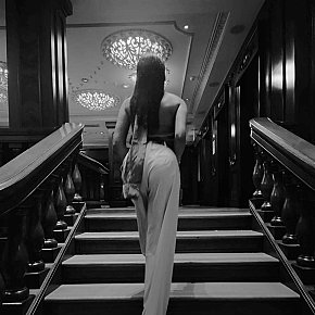 LilyinLondon performs Jeux avec gode/sextoys, escort in London