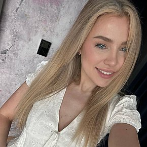 Oliwia Completamente Naturale escort in London offers Girlfriend Experience (GFE) services