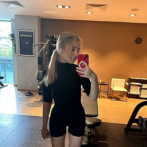 Oliwia Completamente Naturale escort in London offers Girlfriend Experience (GFE) services