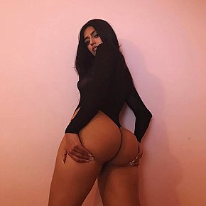 Luxia escort in 