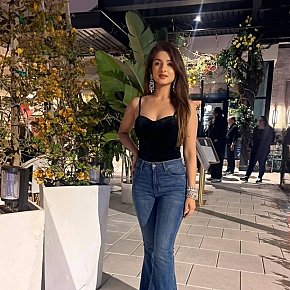 Pooja Modelo/exmodelo
 escort in Doha offers Masaje erótico
 services