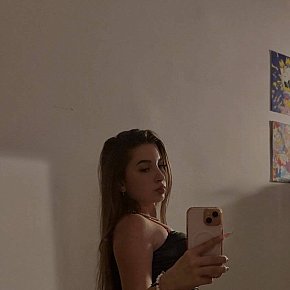 Leilia Petite
 escort in Bangkok offers Intimate massage services