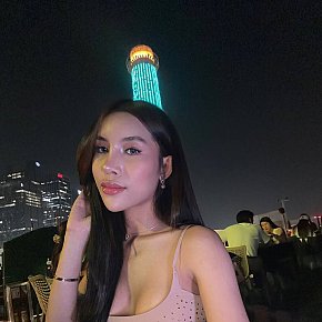 Chesa Petite
 escort in Manila offers Handjob services