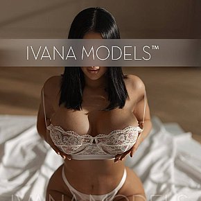 Amelia Petite escort in Hamburg offers Körperbesamung services