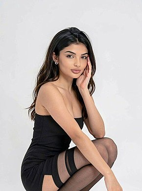 Lavinia All Natural
 escort in London offers Girlfriend Experience (GFE) services