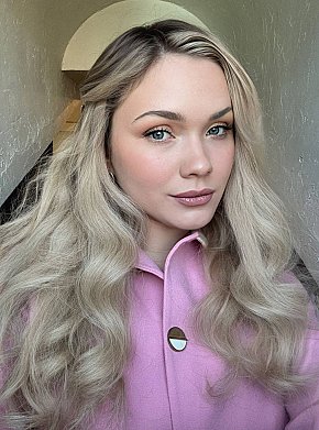 anastasia escort in London offers Girlfriend Experience (GFE) services