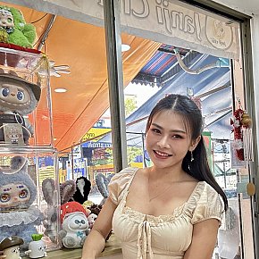 Risa escort in Bangkok offers Oral fără Prezervativ services