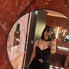 Hasti escort in Muscat