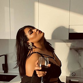 Fatmah Mature escort in Dubai