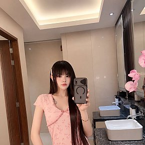 Mimi escort in Manila offers Erotic massage services