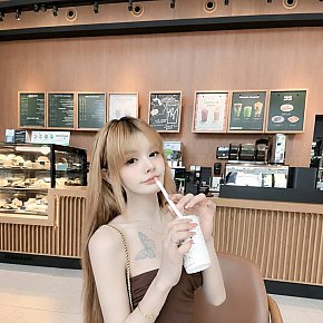 Hot girl in Manila offers Experiência com garotas (GFE)
