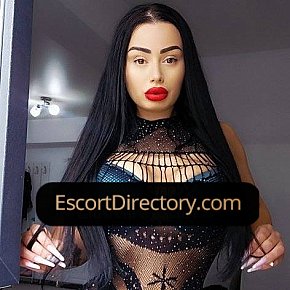 Luna escort in  offers Girlfriend Experience(GFE) services