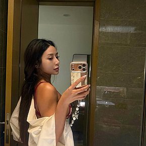 Vi_Non escort in Doha offers Shower  services
