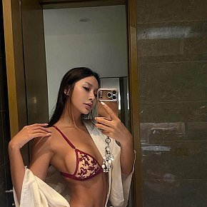 Vi_Non escort in Doha offers Shower  services