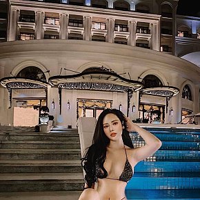 CherryMiuuuu escort in Singapore City offers Kissing services