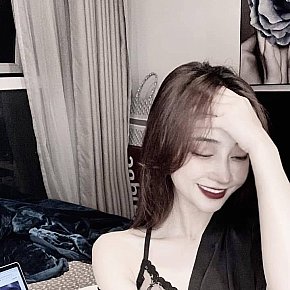 CherryMiuuuu escort in Singapore City offers Kissing services