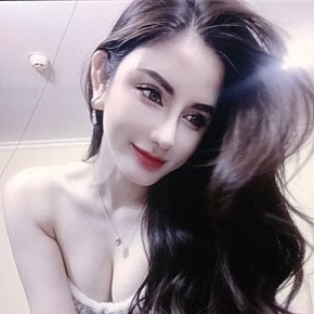 CherryMiuuuu escort in Singapore City offers Kissing services