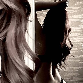 CherryMiuuuu escort in Singapore City offers Kissing services