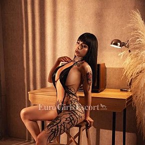 Alessandra Fitness Girl
 escort in Düsseldorf offers Strap on services
