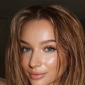Cami Fitness Girl
 escort in Moscow offers Erotic massage services