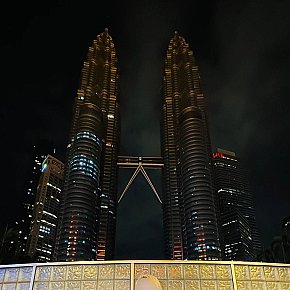 Anastasia Mature escort in Kuala Lumpur offers Swingersclub services